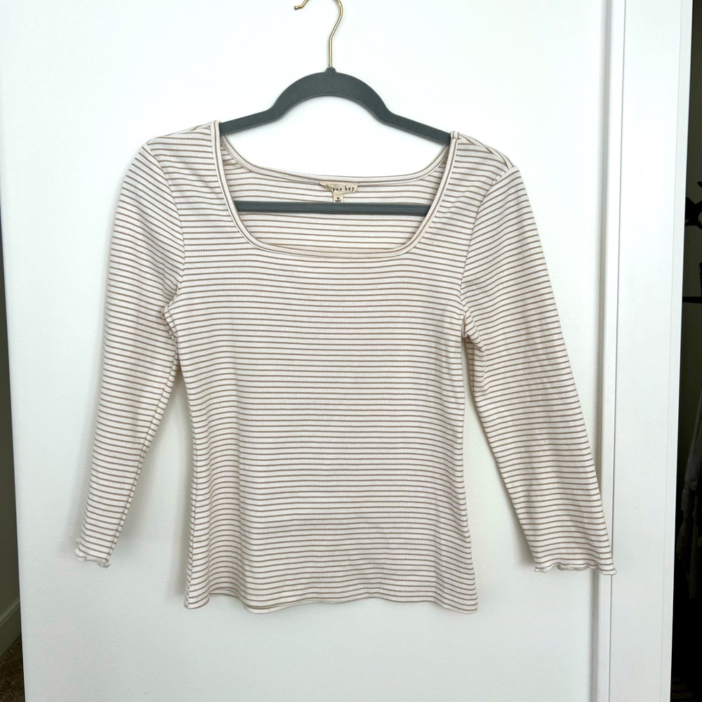 Square neck white 3/4 sleeve shirt